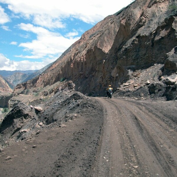 Motorradreisen Suedamerika Tupiza Tal fruchtbare Berglandschaften